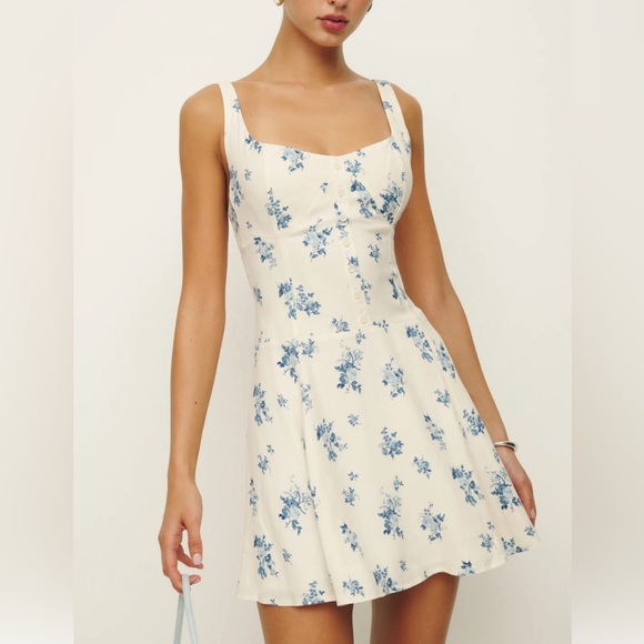 Reformation Dresses & Skirts - Reformation valencio dress in delicacy sz 4 NWT